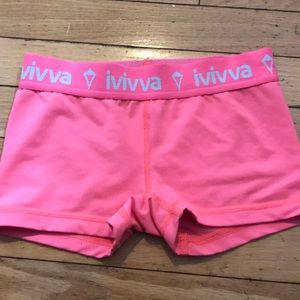 Ivviva shorty short tumbling